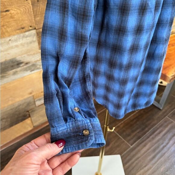 American Eagle boyfriend lightweight flannel button down button sleeve sz M - Picture 3 of 14
